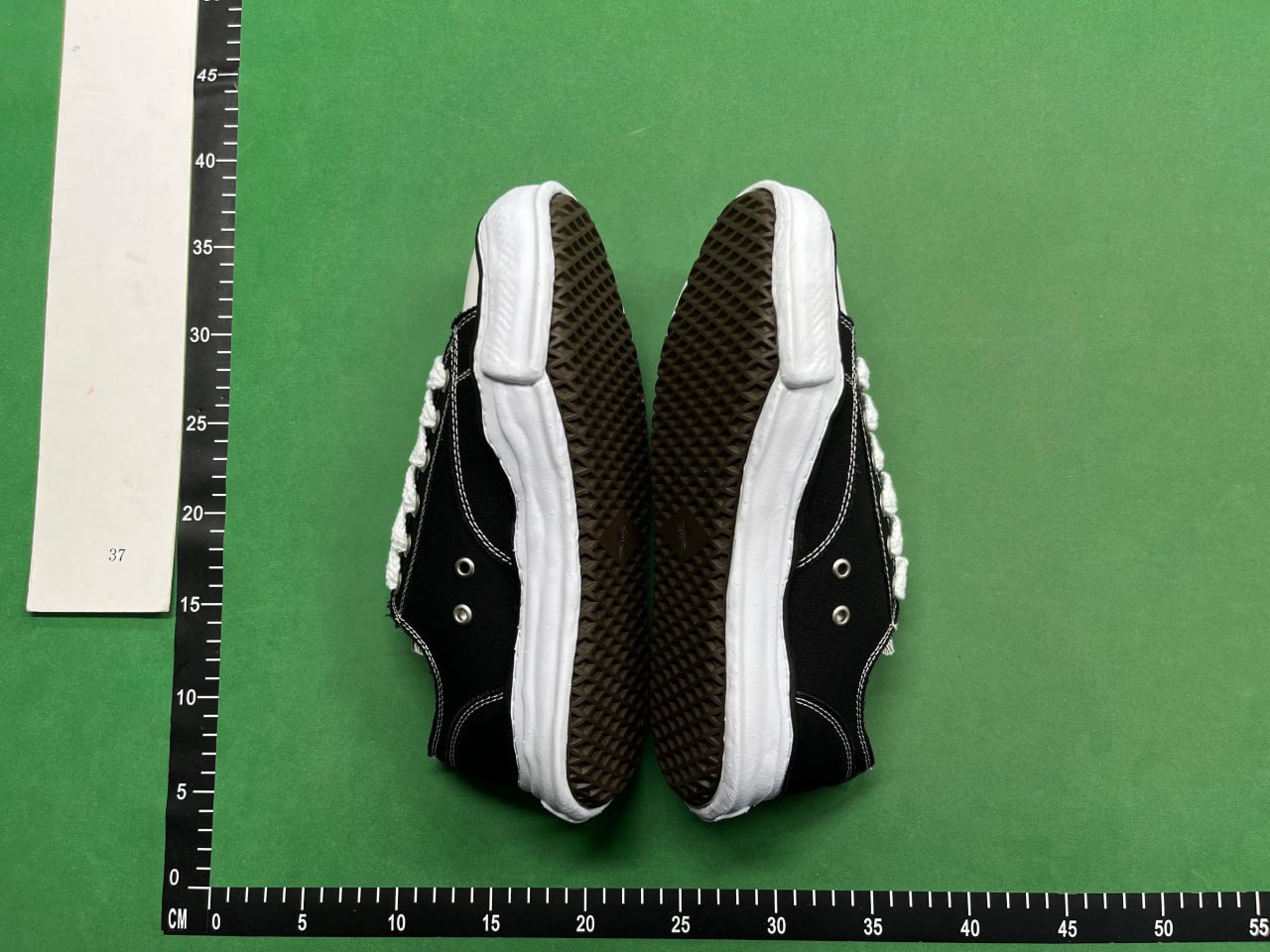 Black Canvas Sneakers [15 styles]