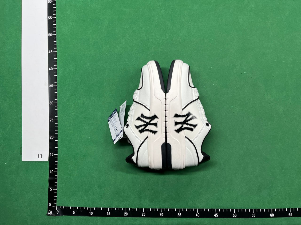 New York Yankees Logo Sneakers [7 styles]