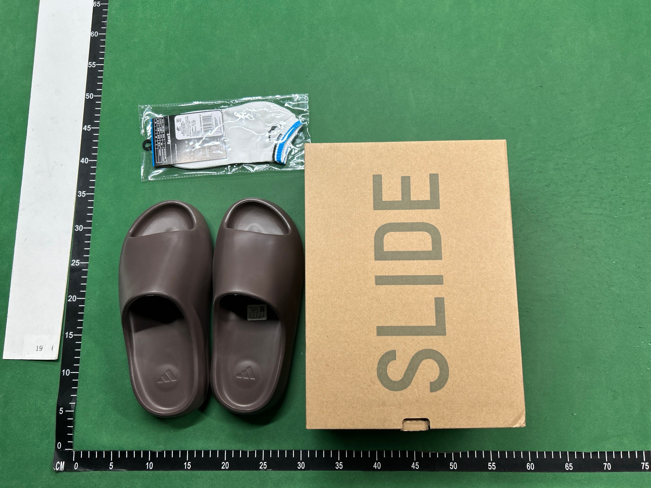 Yeezy Slide Sandals [40 styles]