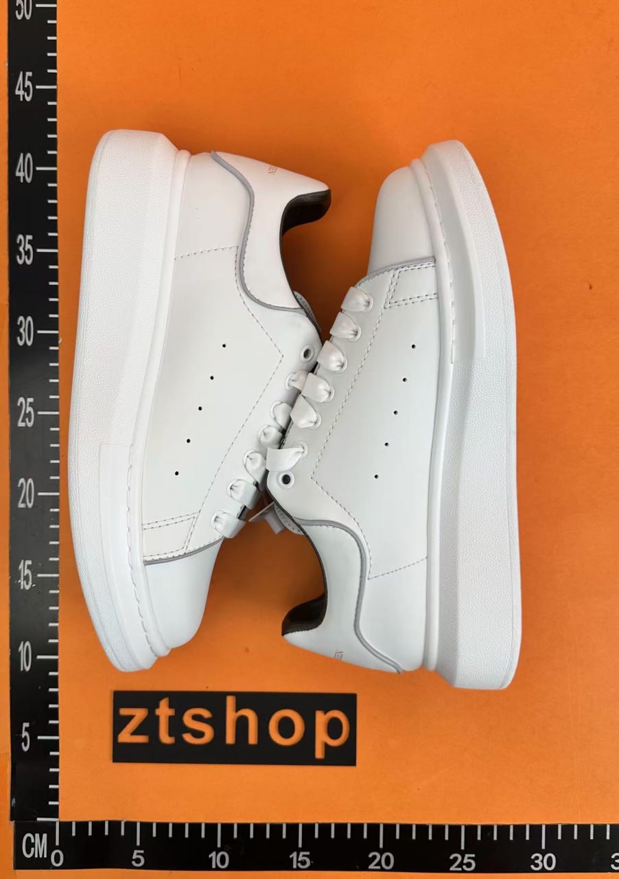 Alexander McQueen Oversized Sneakers [25 styles]