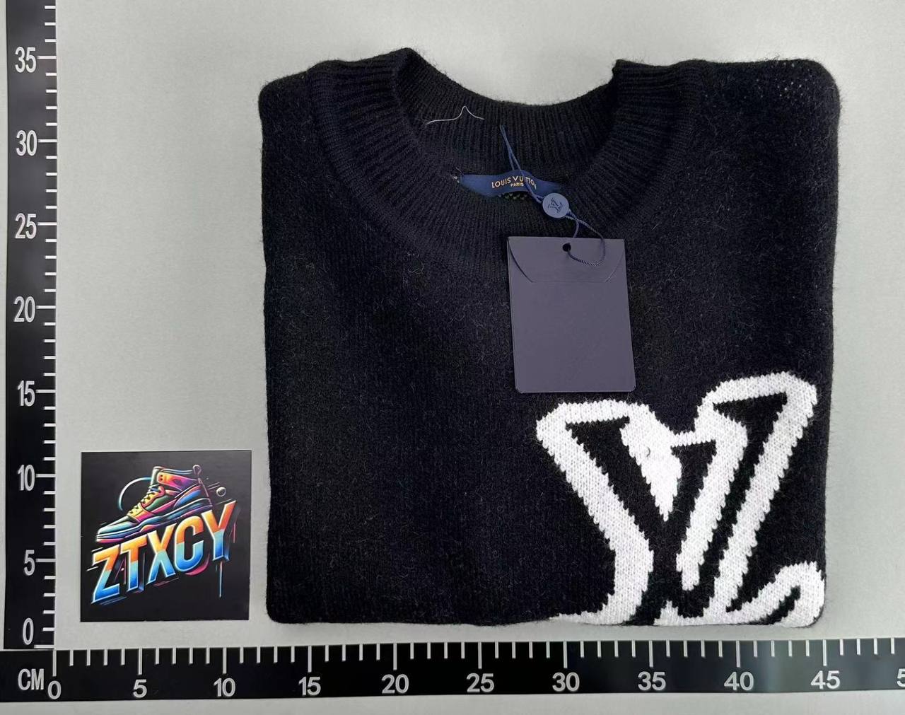 Louis Vuitton LV Monogram Knit Sweater [4 styles]