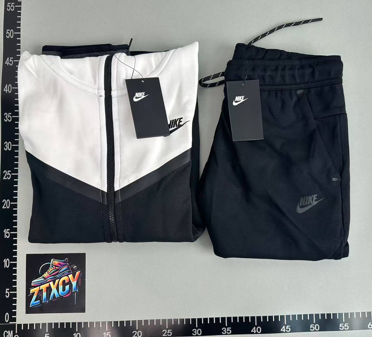 Nike Tech Fleece Hoodies [29 styles]