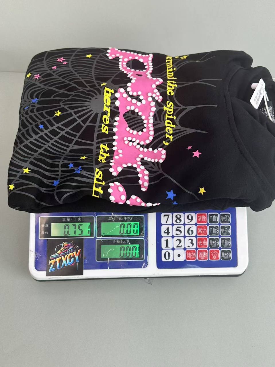 Spider! Here's the Alis Hoodie & Jogger Set [35 styles]