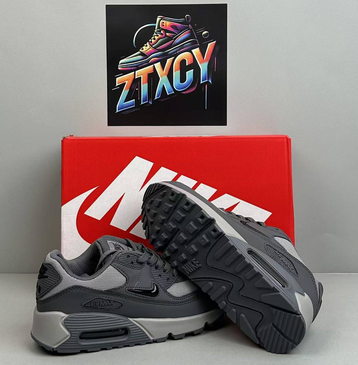 Nike Air Max 90 Sneakers [21 styles]