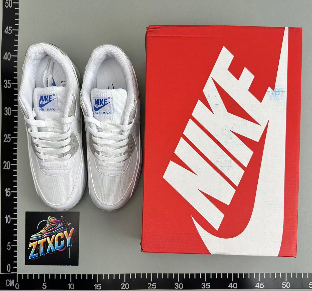 Nike Air Max 90 Sneakers [21 styles]