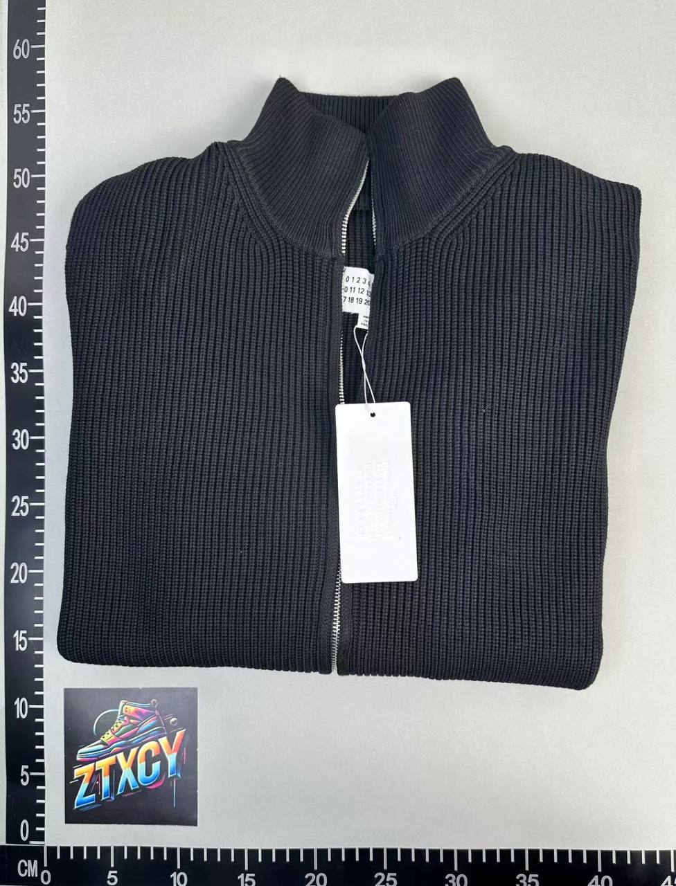 Black Ribbed Zip-Up Jacket [1 style]