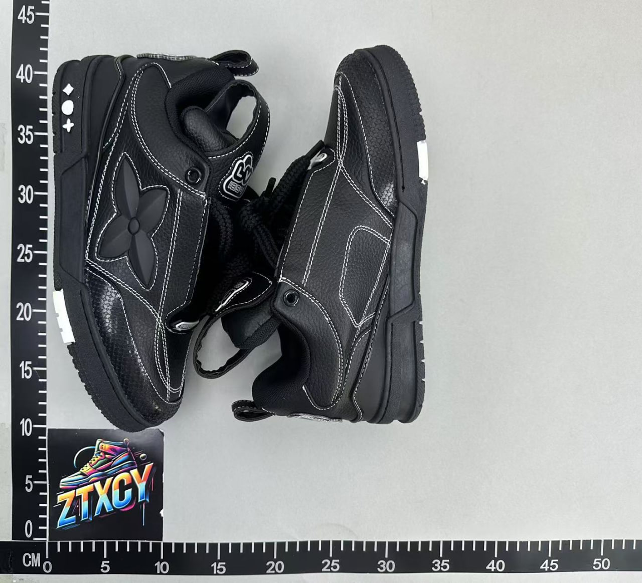 Louis Vuitton B22 Sneakers [26 styles]
