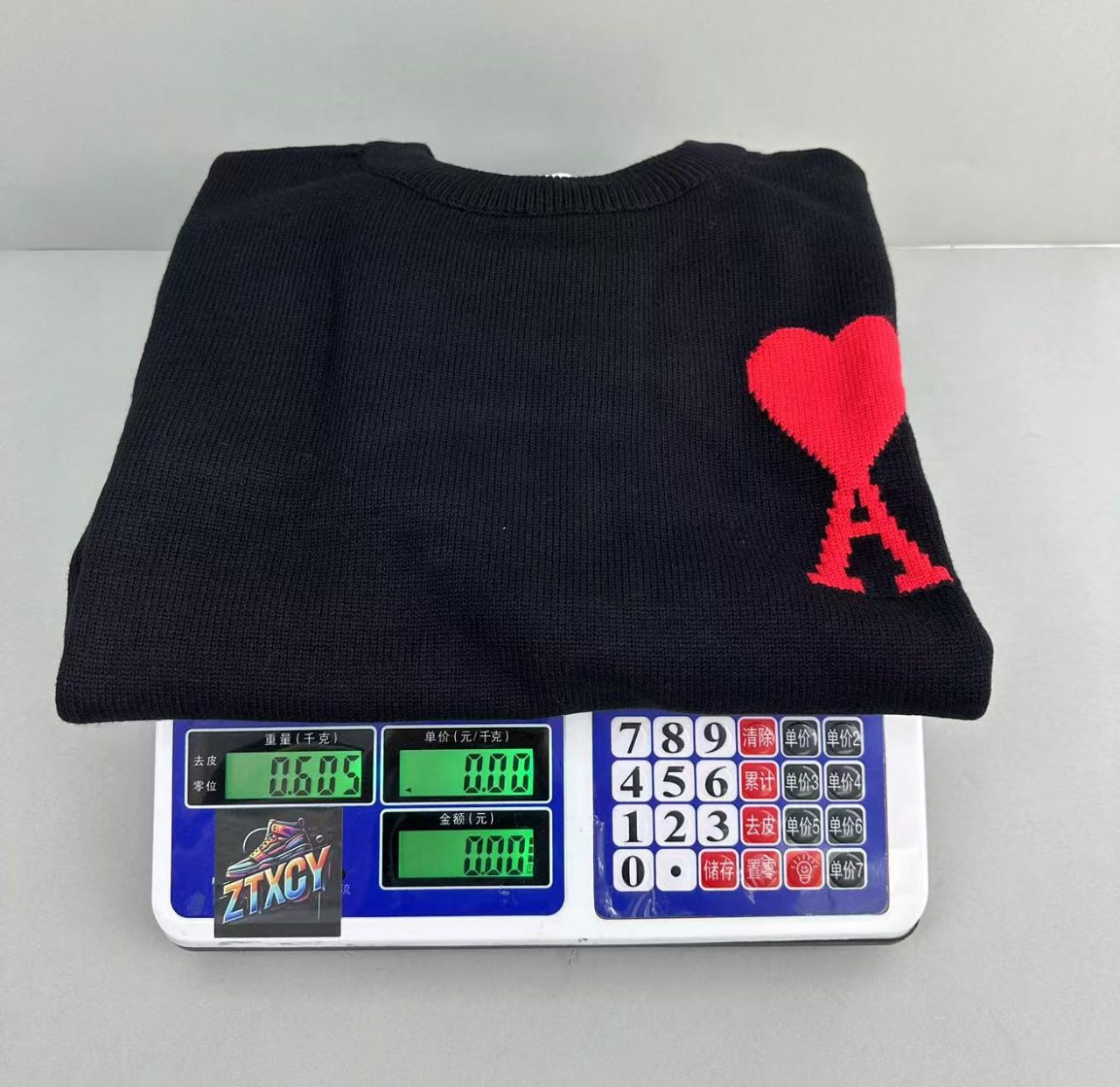 ami CUNINKON Heart Logo Sweater [40 styles]