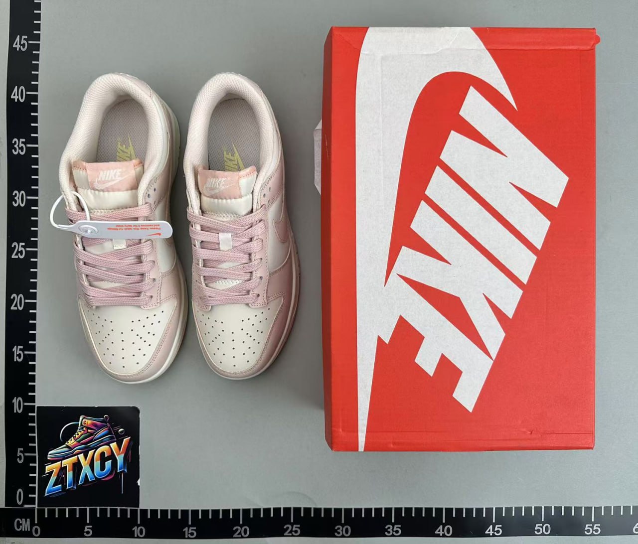 Nike Dunk Low Sneakers [26 styles]