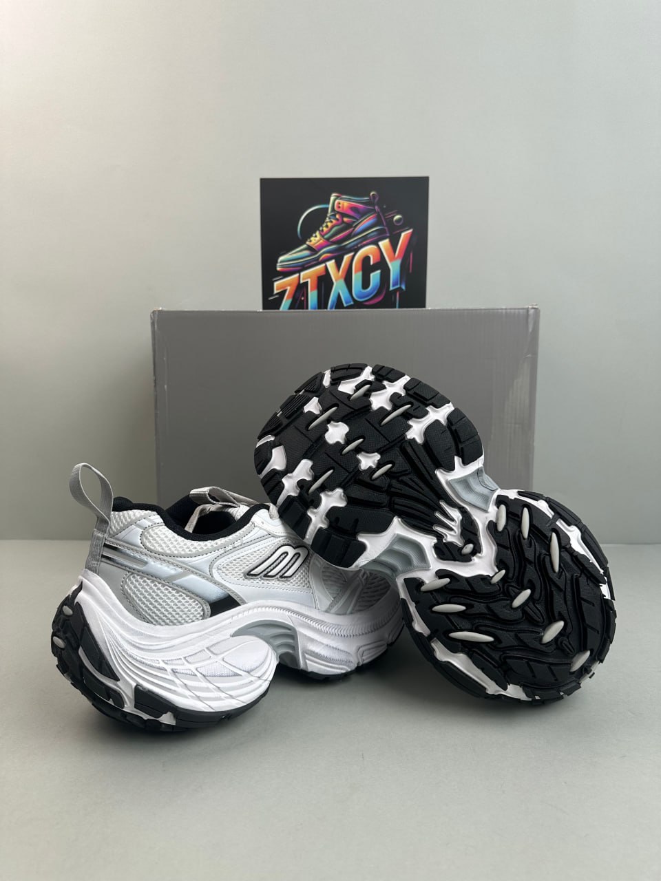 Mizuno Wave Rider Sneakers [10 styles]
