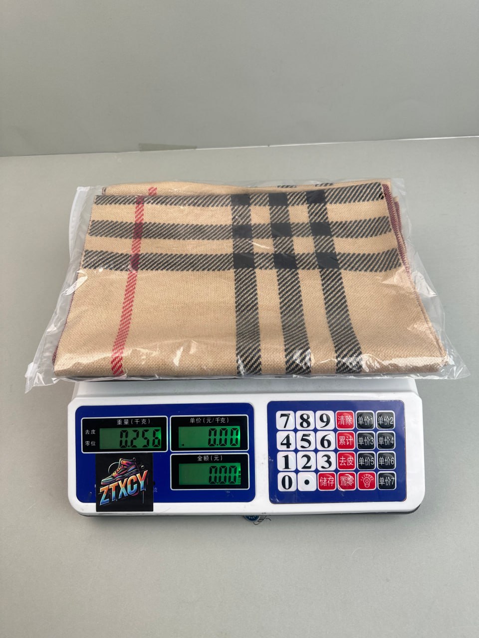 Burberry Classic Check Scarf [10 styles]