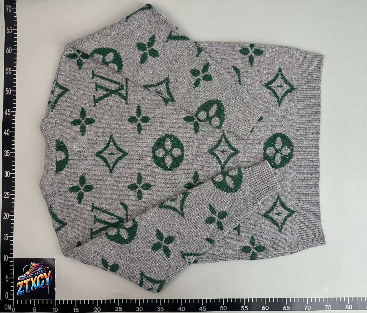 Louis Vuitton Monogram Knit Sweaters [21 styles]