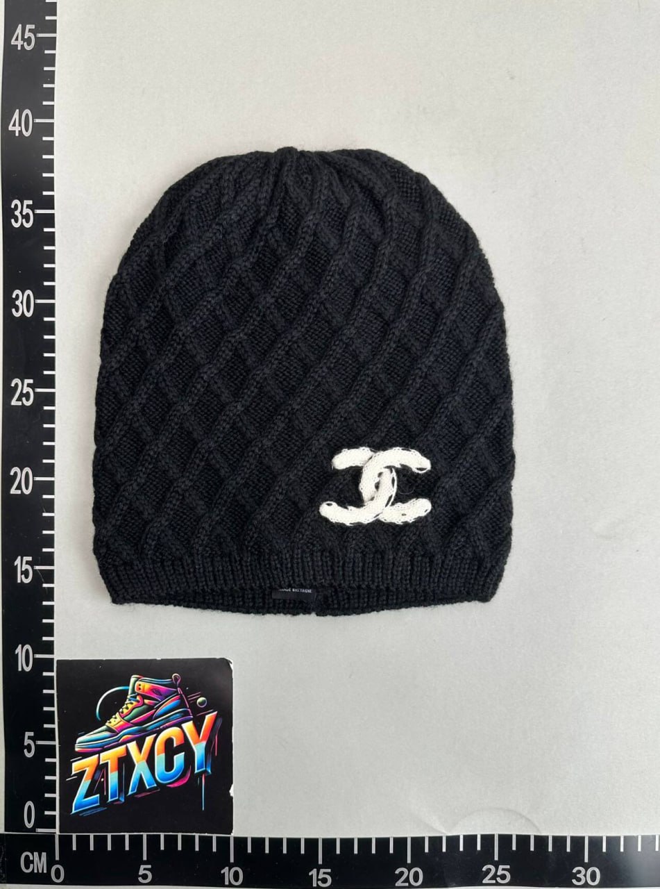 Chanel CC Logo Knit Beanie [16 styles]