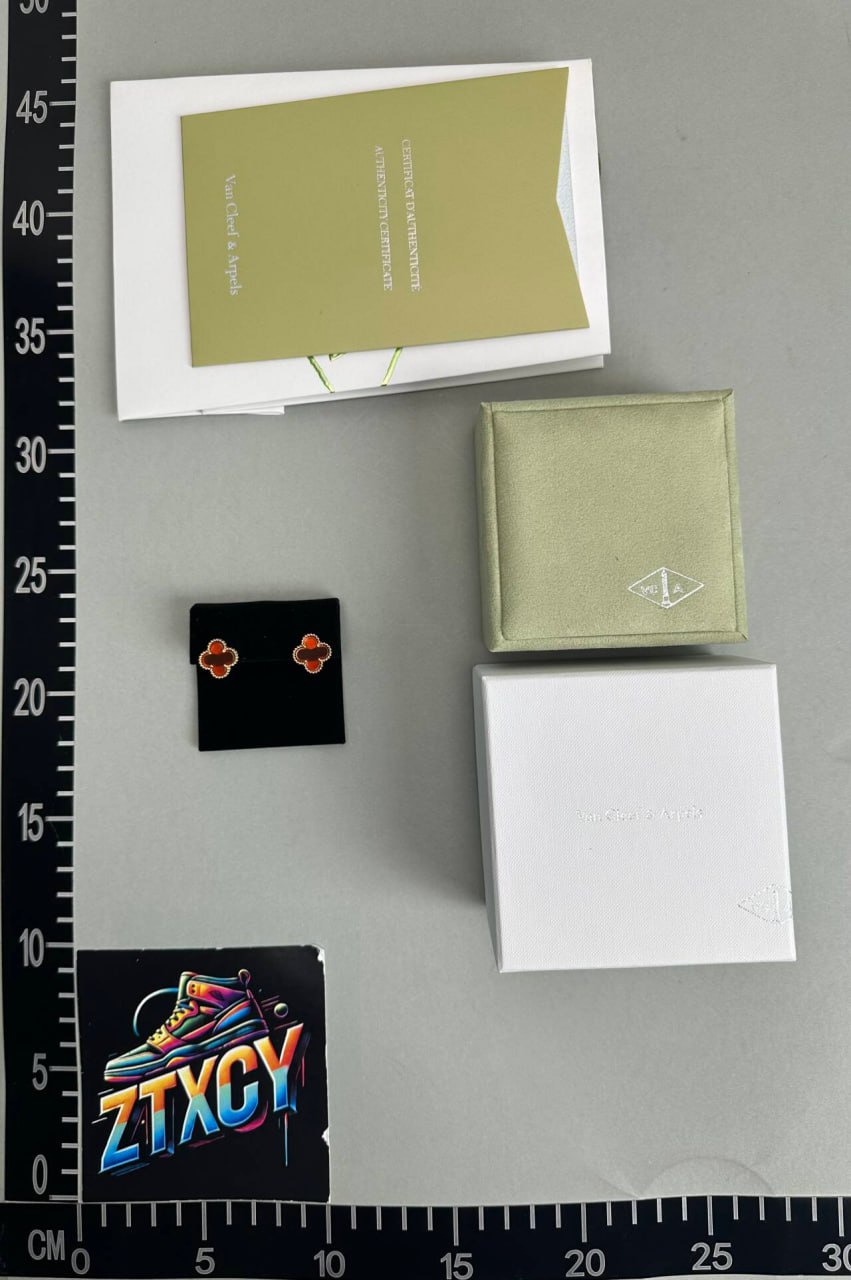 Van Cleef & Arpels Alhambra Earrings [15 styles]