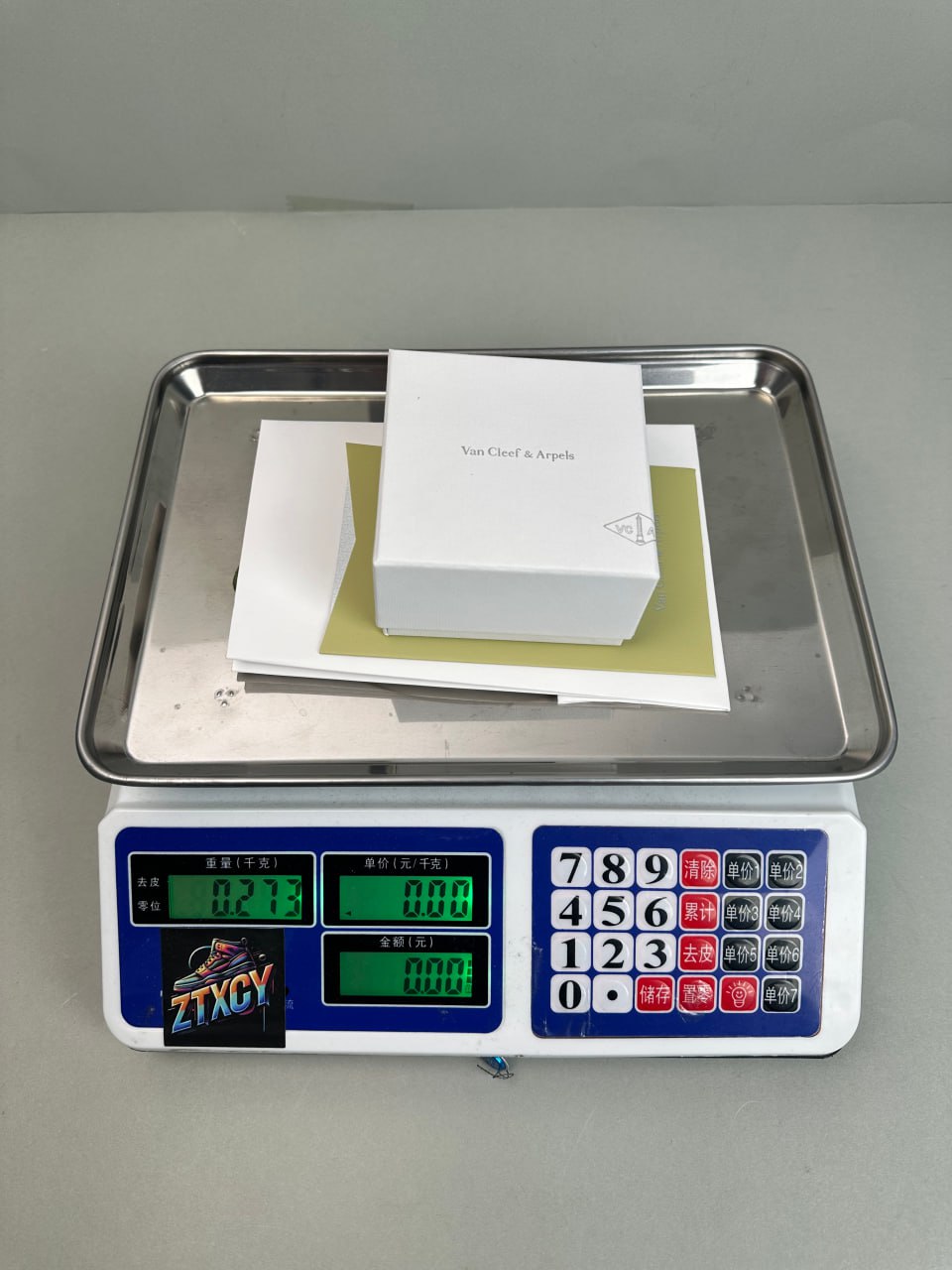 Van Cleef & Arpels Alhambra Earrings [15 styles]