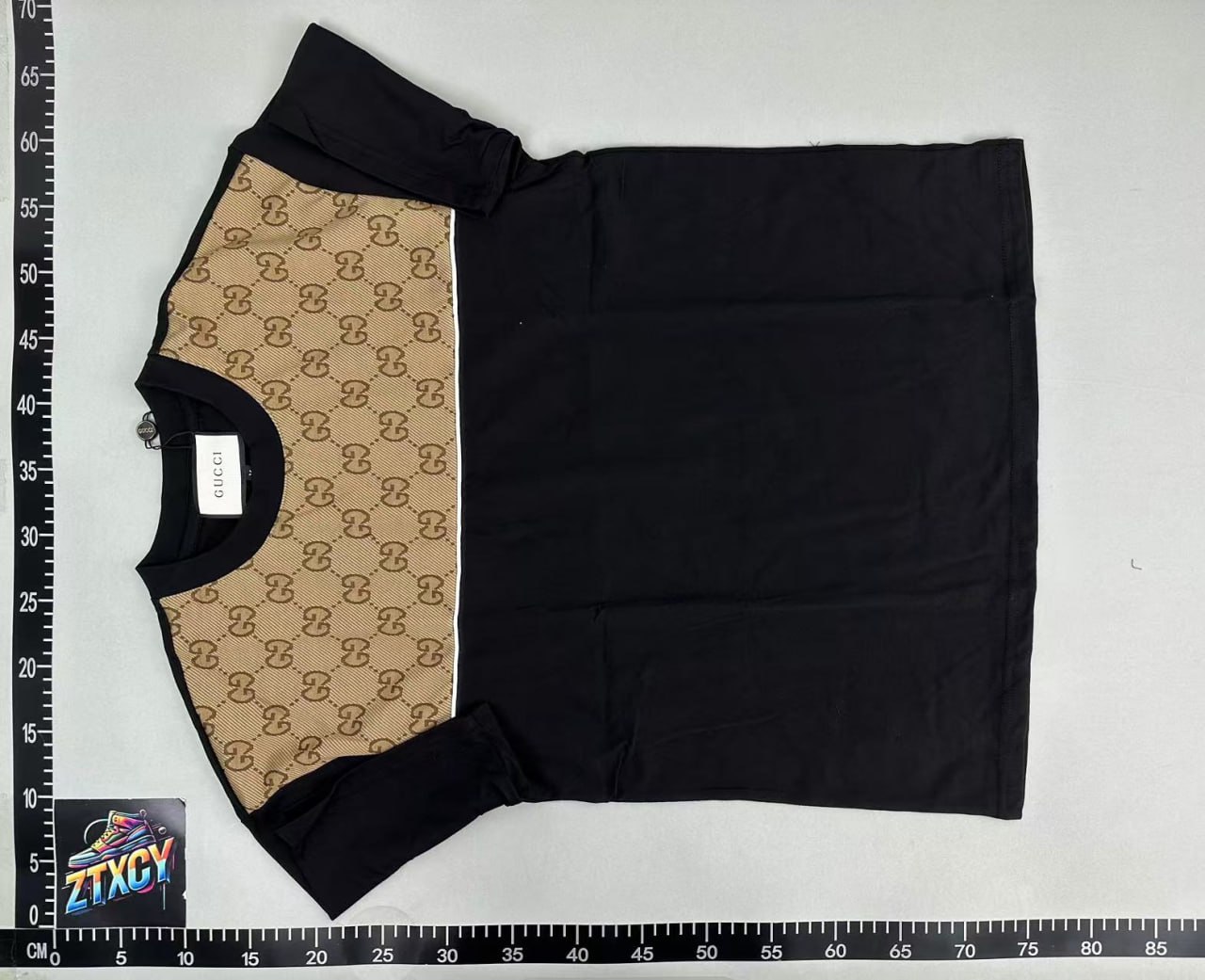 Gucci GG Supreme T-Shirt/Shorts