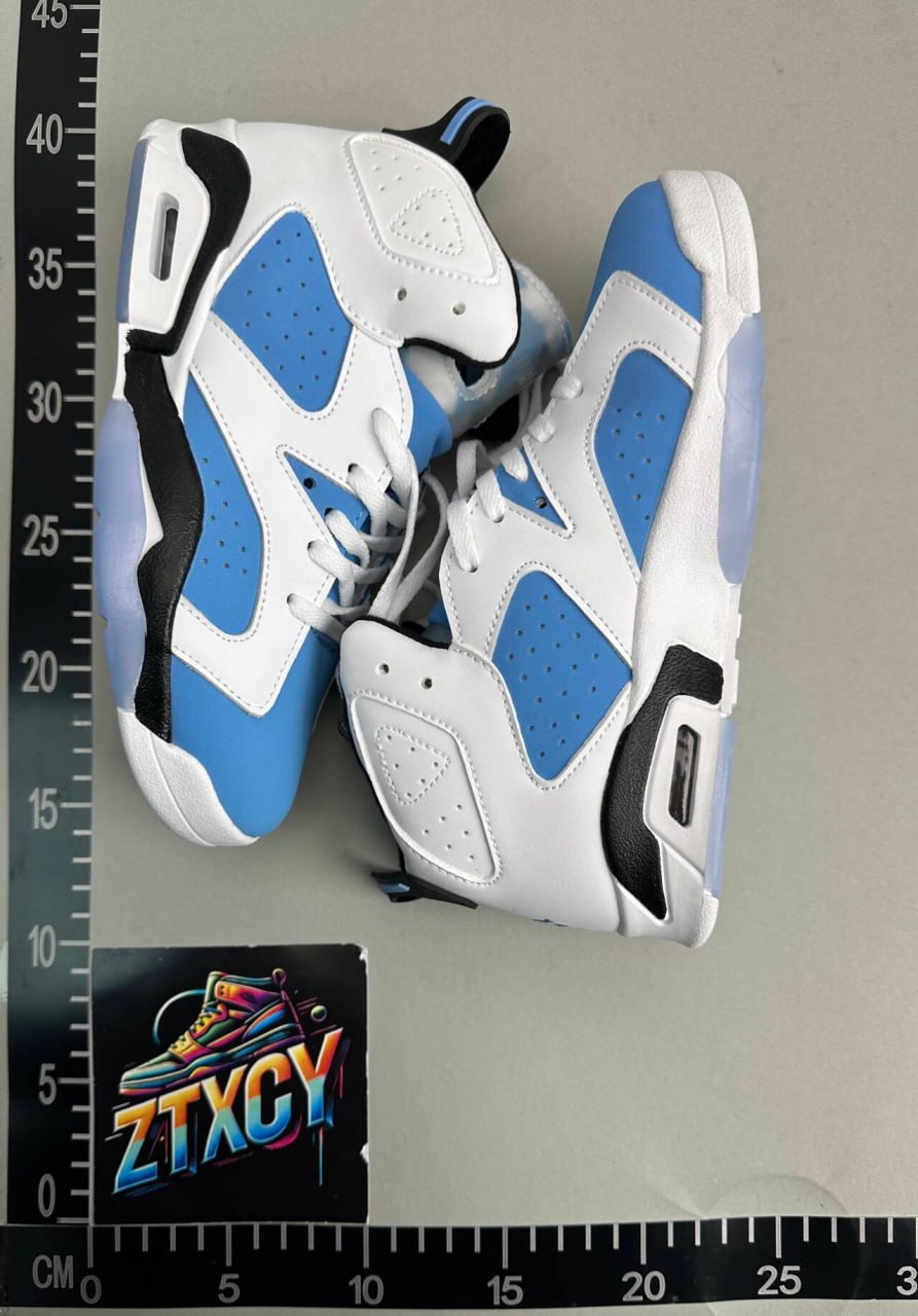 Nike Air Jordan 6 Retro Sneakers