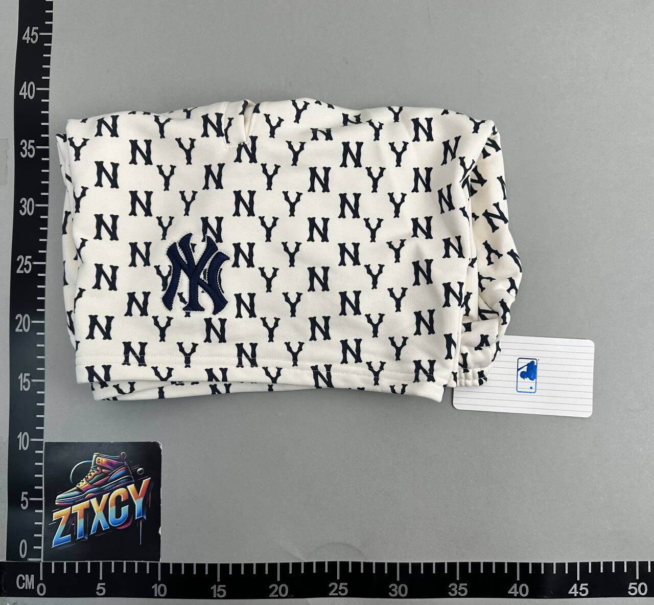 New York Yankees All-Over Logo Shorts [8 styles]