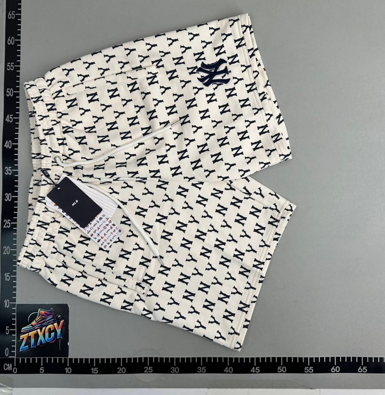 New York Yankees All-Over Logo Shorts [8 styles]