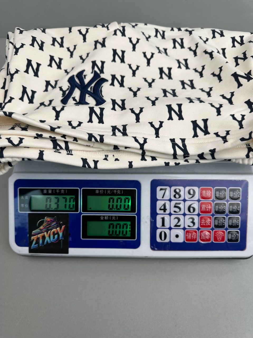 New York Yankees All-Over Logo Shorts [8 styles]