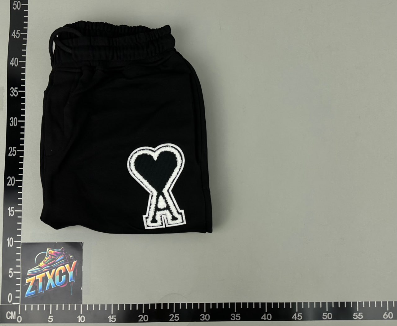 Ami Paris Heart A Shorts [28 styles]