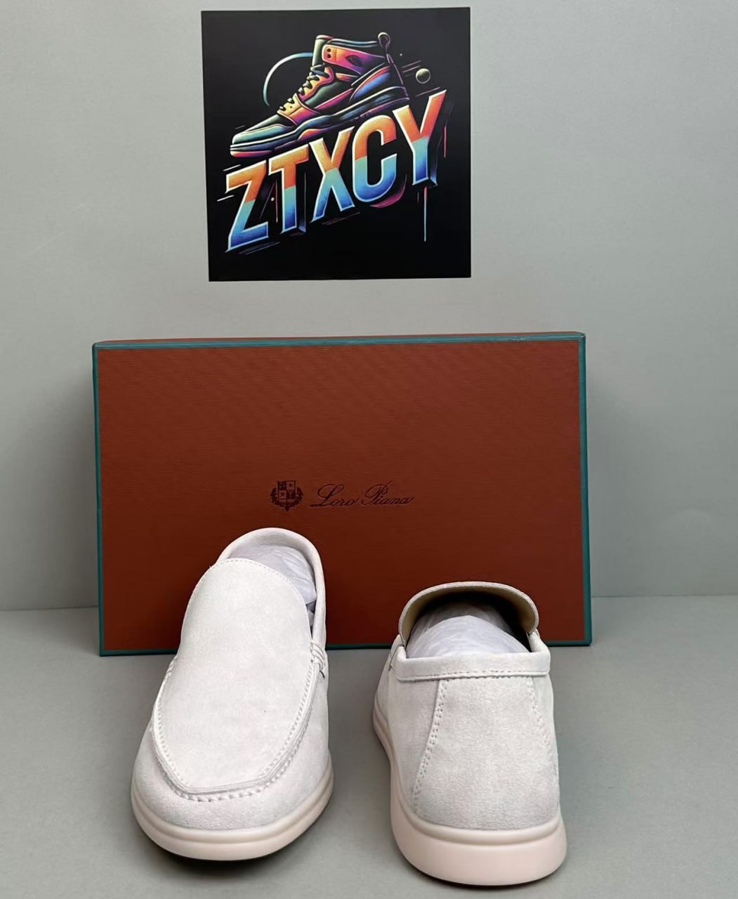 Suede Loafers [8 styles]