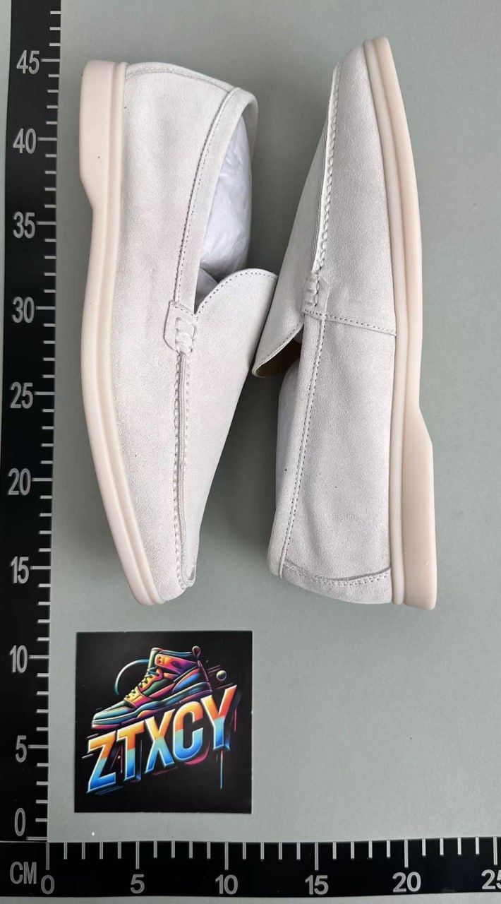 Suede Loafers [8 styles]