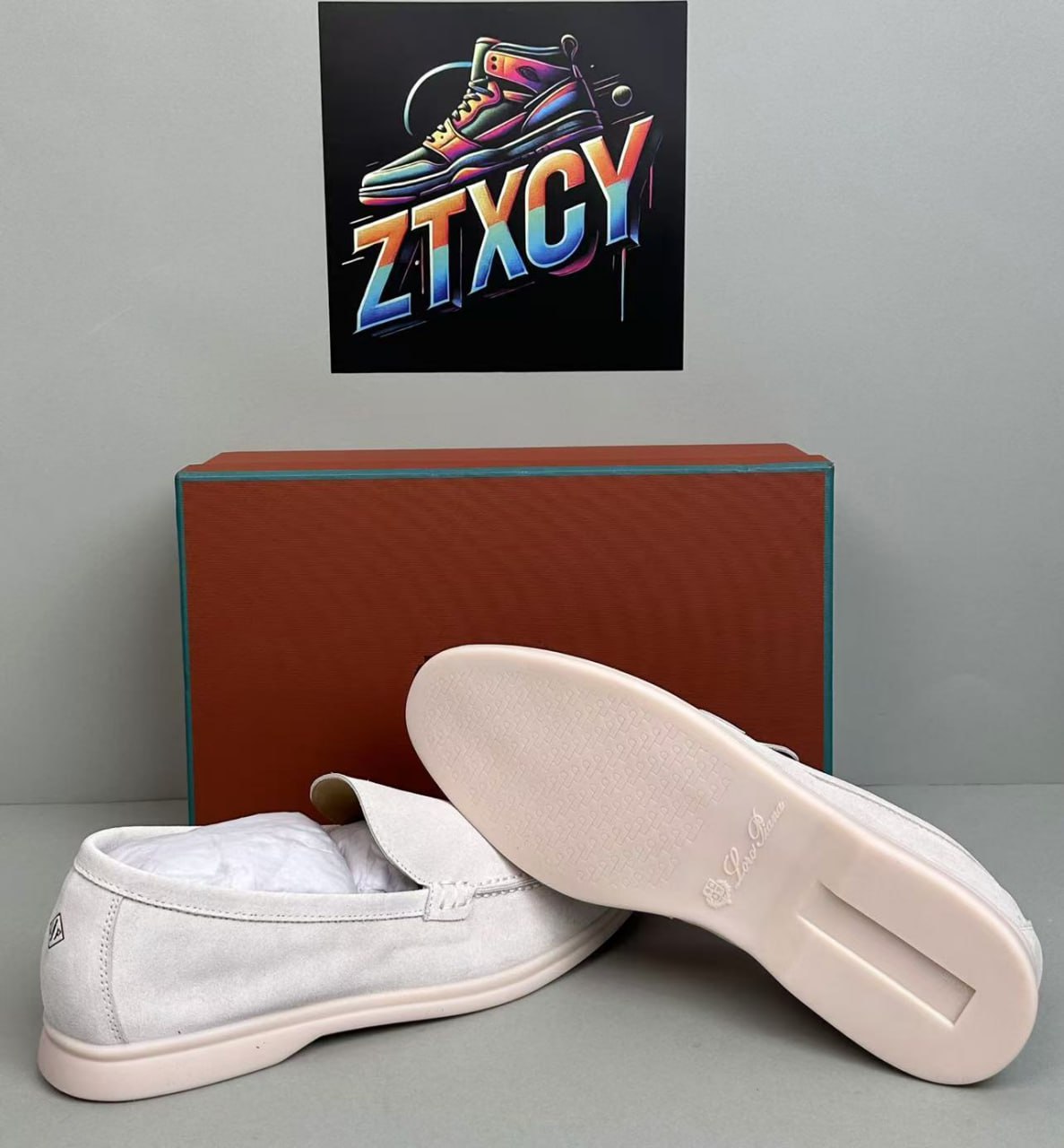 Suede Loafers [8 styles]