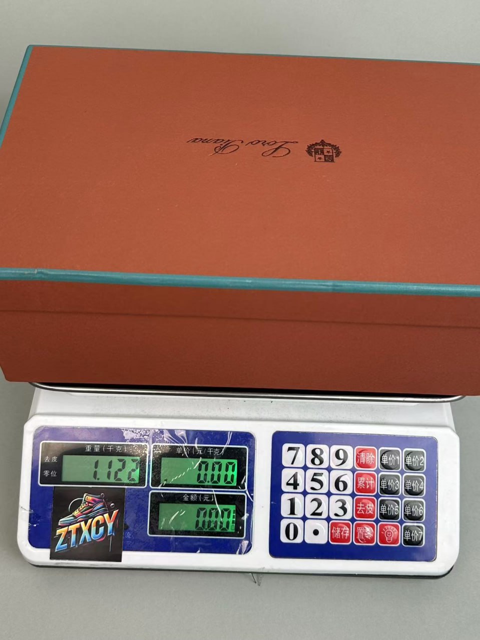 Suede Loafers [8 styles]