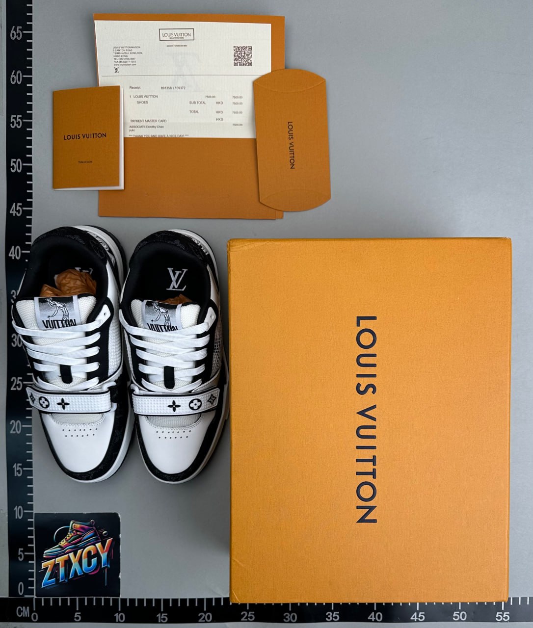 Louis Vuitton B22 Sneakers [17 styles]