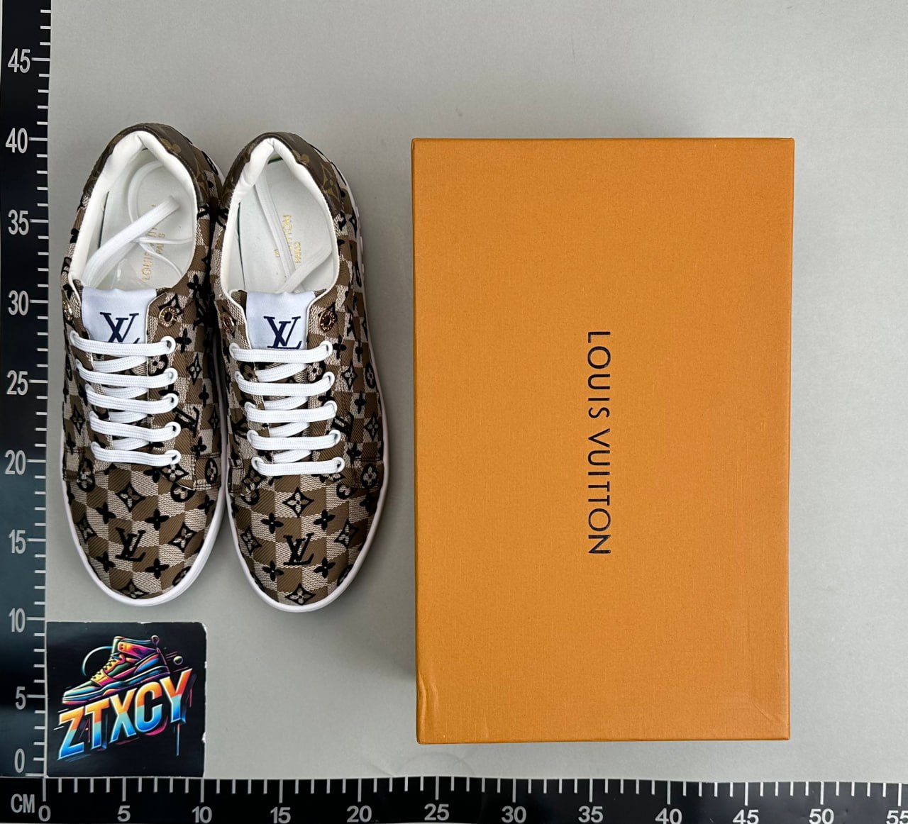 Louis Vuitton棋盘格帆布运动鞋 [10 styles]