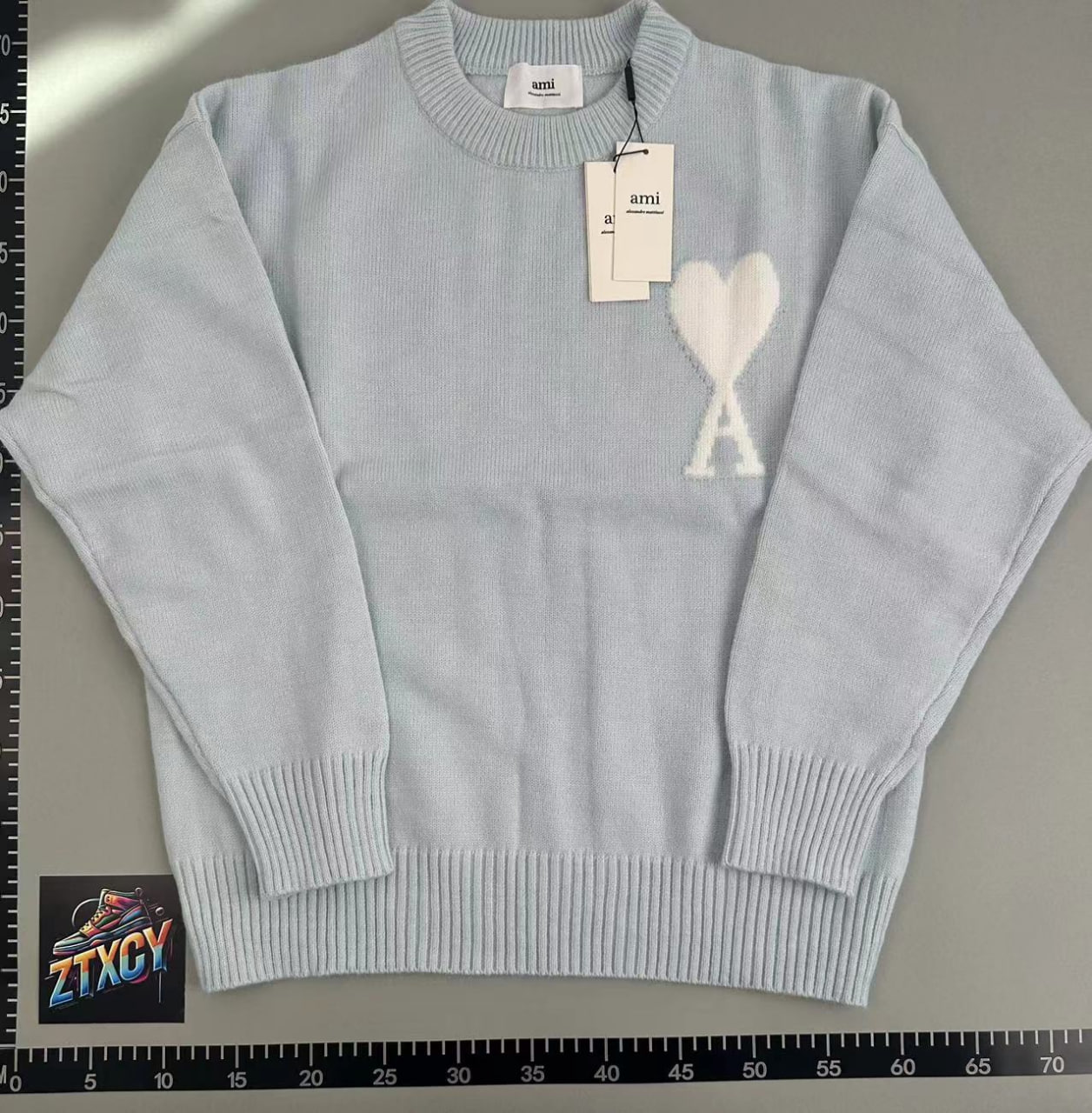 ami CUNINKON Heart Logo Sweater [40 styles]