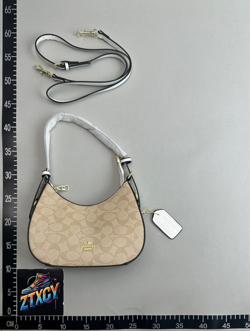 Coach Signature Hobo Bag [12 styles]