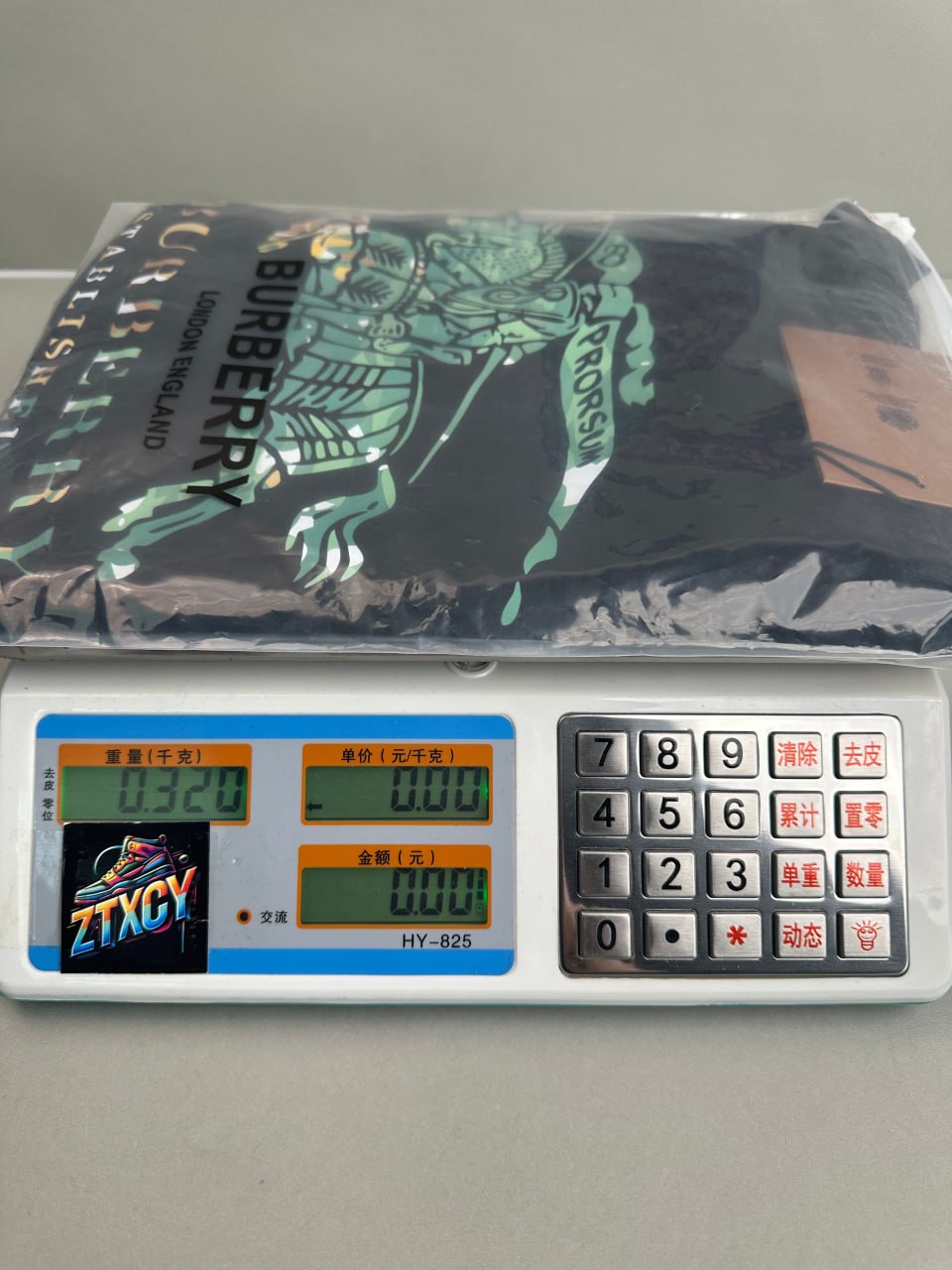 Burberry Check Print T-Shirt [21 styles]