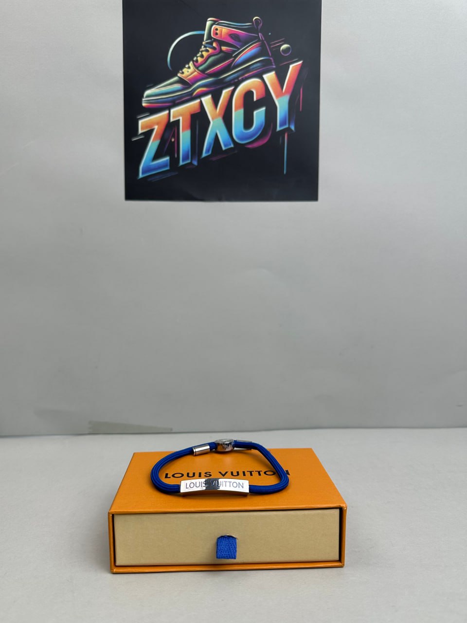 Louis Vuitton Bracelets [5 styles]